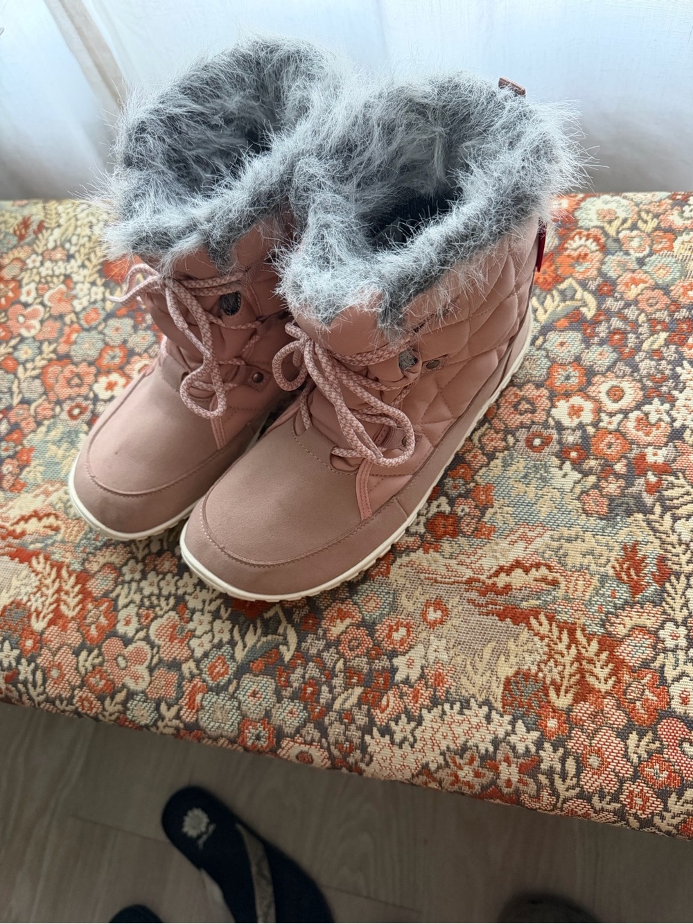 Women’s Pink Faux-Fur Quilted Winter Boots